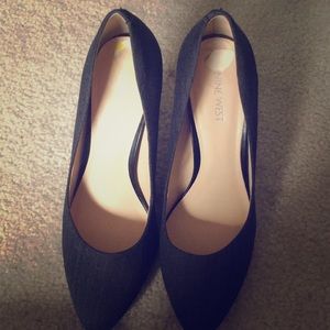 Nine West Grey and black platform pumps size 9M